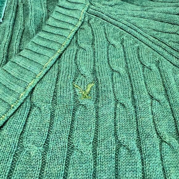 ✨AMERICAN EAGLE Green Cable Knit V-Neck Sweater Women L Long Sleeve Ribbed Cuffs - Picture 4 of 7